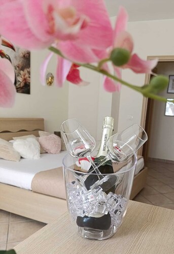 Private apartment 5 minutes from downtown, lake and castle, great for families