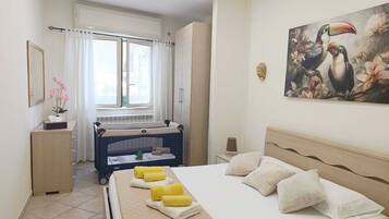 1 chambre, fer et planche Ă repasser, lit parapluie, Wi-Fi gratuit