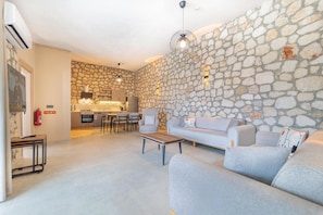 Deluxe Villa, Private Pool | Desk, laptop workspace, blackout drapes, free WiFi