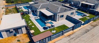 Zora Beyaz Taş Villaları