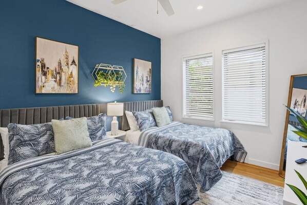 3 bedrooms, desk, iron/ironing board, free WiFi