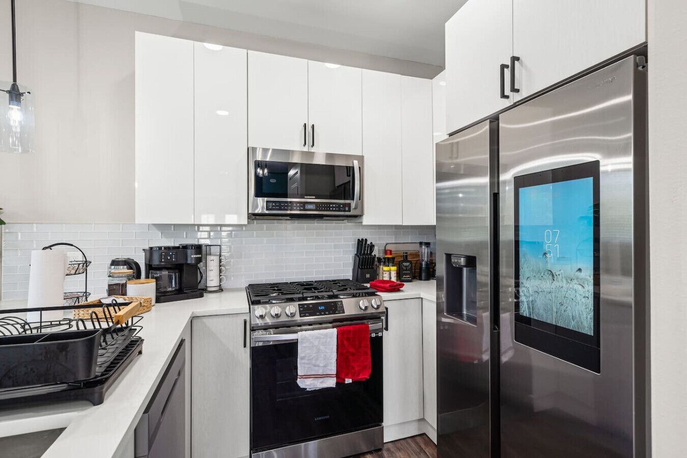 雪櫃、微波爐、焗爐、爐具