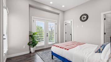 Desk, iron/ironing board, travel crib, free WiFi