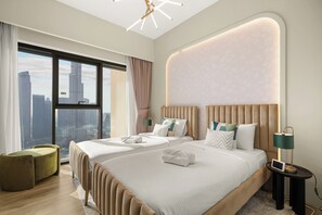 In-room safe, blackout curtains, soundproofing, iron/ironing board - Ultra LUX Burj View Spacious High Floor (Dubai)