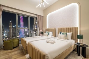 Coffre-fort, rideaux d’obscurcissement, fer et planche à repasser