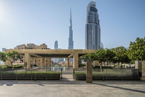 Exterior - Ultra LUX Burj View Spacious High Floor (Dubai)