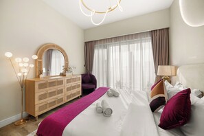 Coffre-fort, rideaux d’obscurcissement, système d’insonorisation