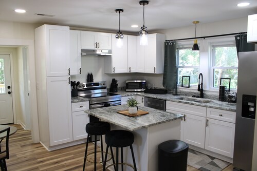 Delightful 2-bedroom house with AC in charming Easley
