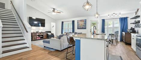House, Multiple Beds, Patio, Garden View (Salty Tradewind Retreat) | Living area