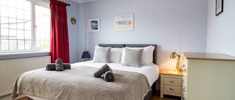 2 多间卧室、熨斗/熨衣板、免费 WiFi、床单