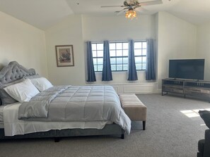 4 bedrooms, travel cot, free WiFi, bed sheets