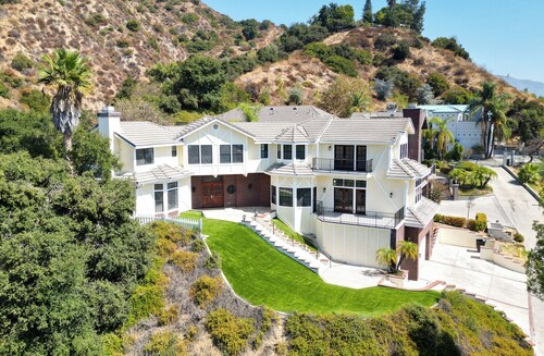 Luxe 4-bedroom Sierra Madre Hilltop Escape