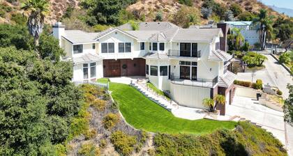 Luxe 4-bedroom Sierra Madre Hilltop Escape