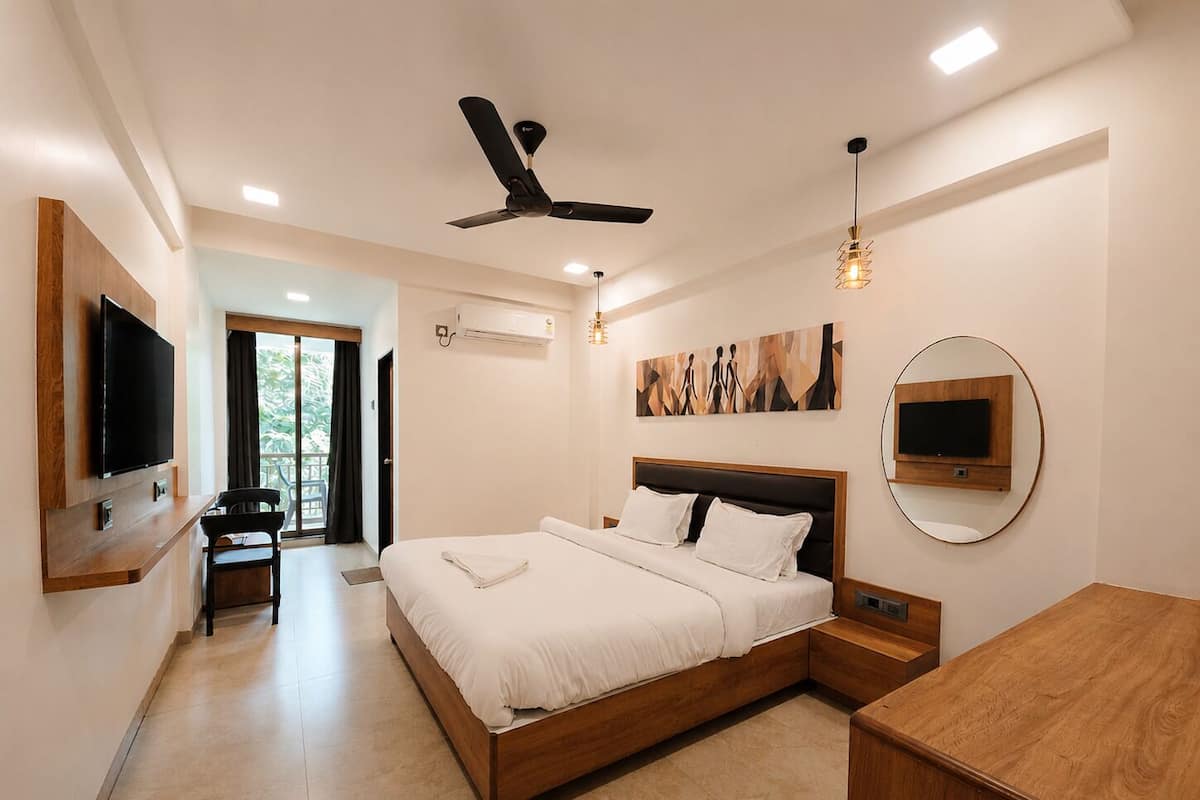 Deluxe Room | Desk, WiFi (free)