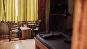 Cottages | Desk, free WiFi