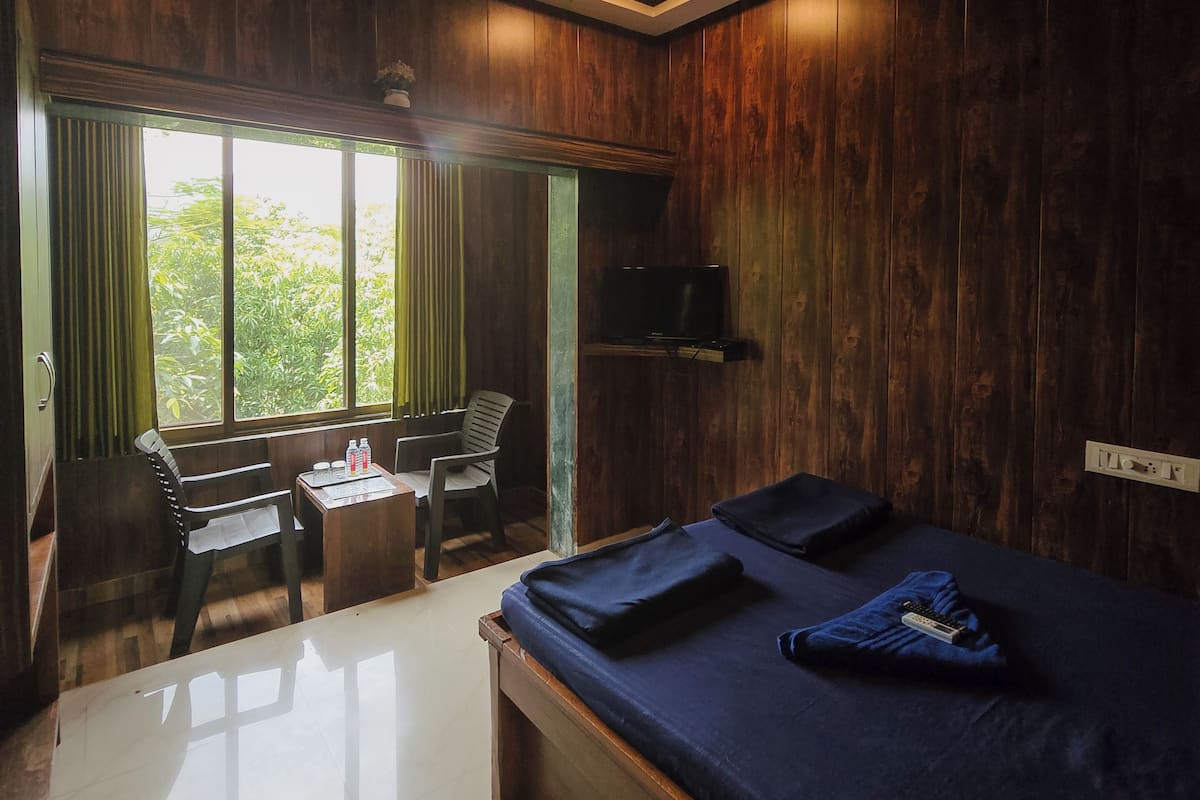 Cottages | Desk, WiFi (free)