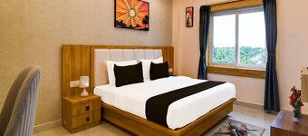 Super Townhouse OAK Sayhallo Sincity