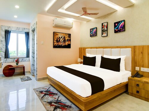 Super Townhouse OAK Sayhallo Sincity