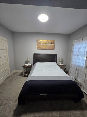 2 bedrooms, WiFi, bed sheets