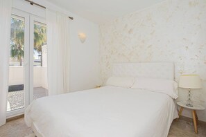 3 makuuhuonetta, silitysrauta/-lauta, Wi-Fi, vuodevaatteet