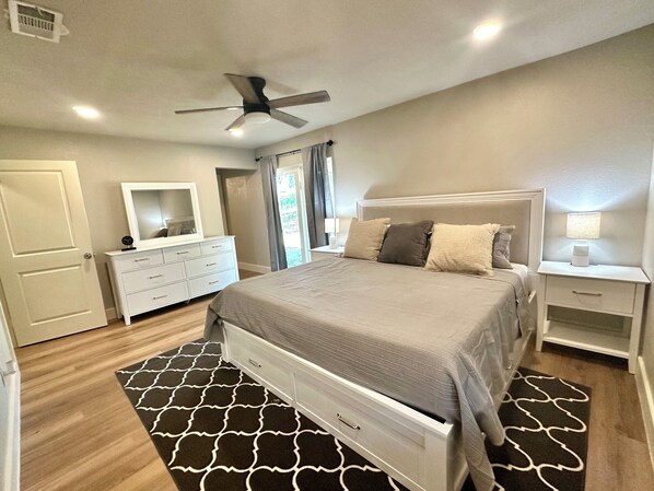 5 bedrooms, WiFi, bed sheets - Spacious 5-bedroom house in delightful (Corinth)