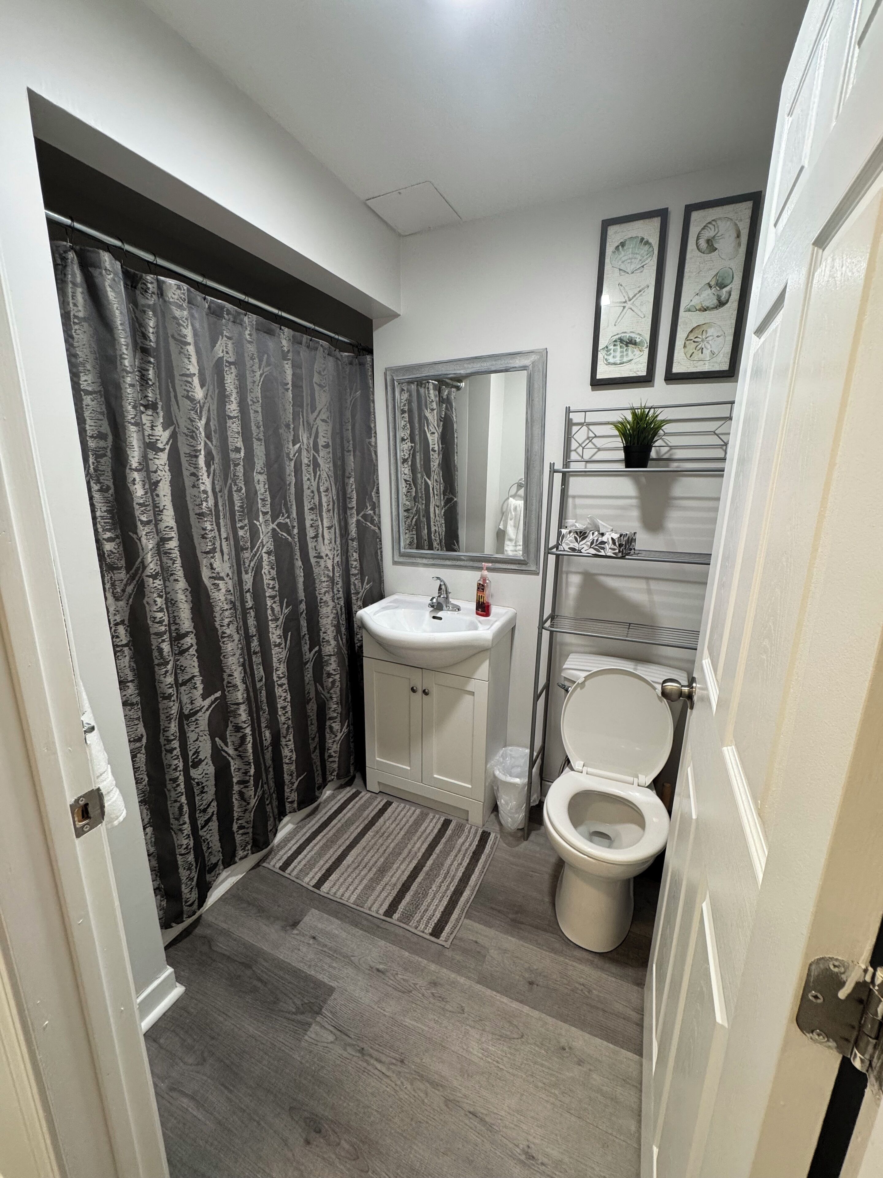 毛巾、肥皂、卫生纸