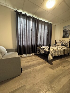 2 bedrooms, WiFi, bed sheets