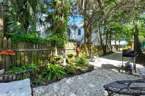 Periwinkle Perch - Home for 4