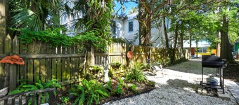 Periwinkle Perch - Home for 4