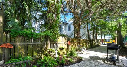 Periwinkle Perch - Home for 4