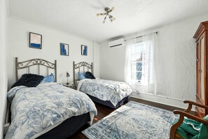 House, Multiple Beds, Patio, Garden View (Periwinkle Perch) | Individually decorated, individually furnished, bed sheets