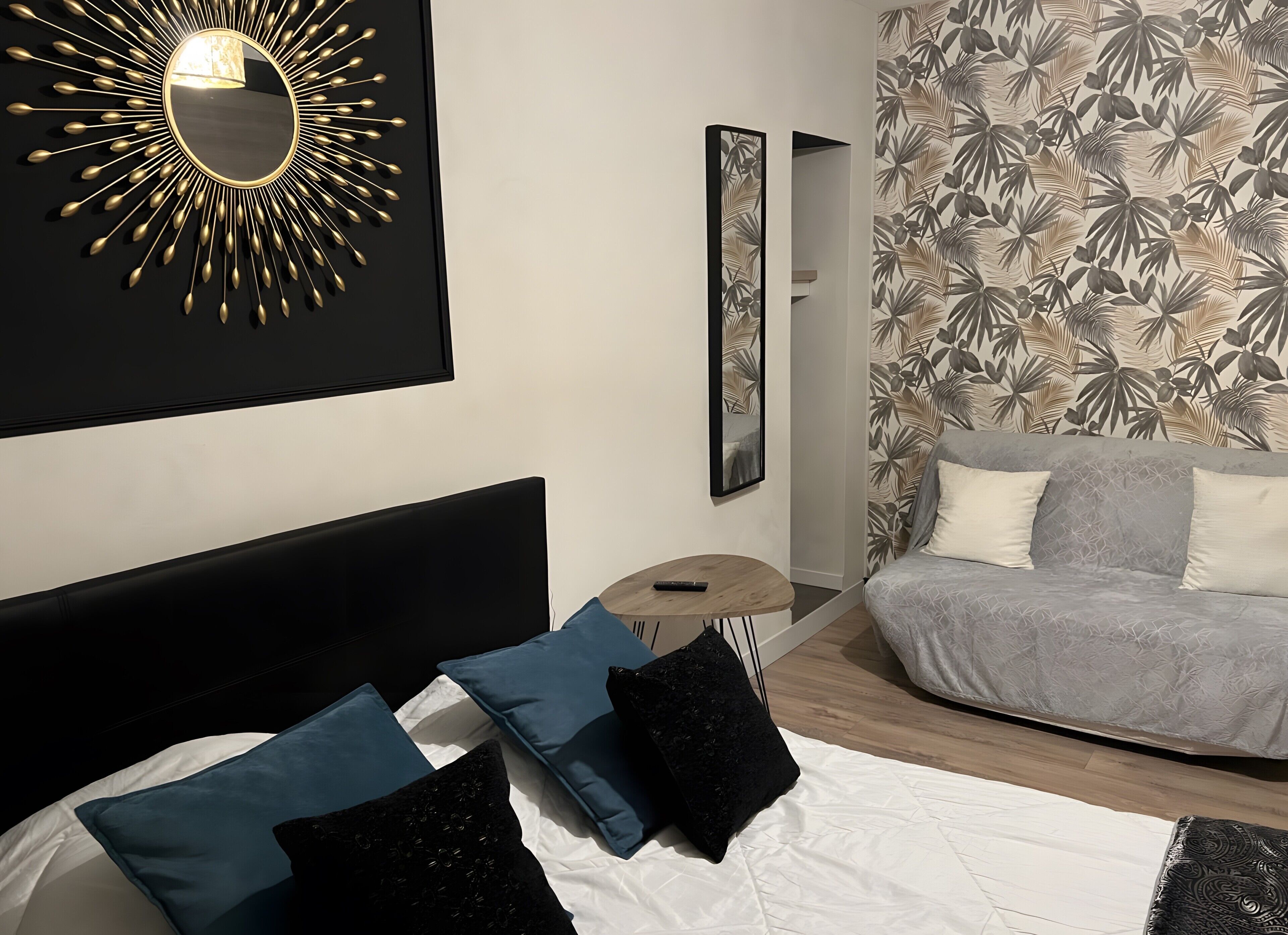 2 habitaciones, tabla de planchar con plancha, wifi y ropa de cama 