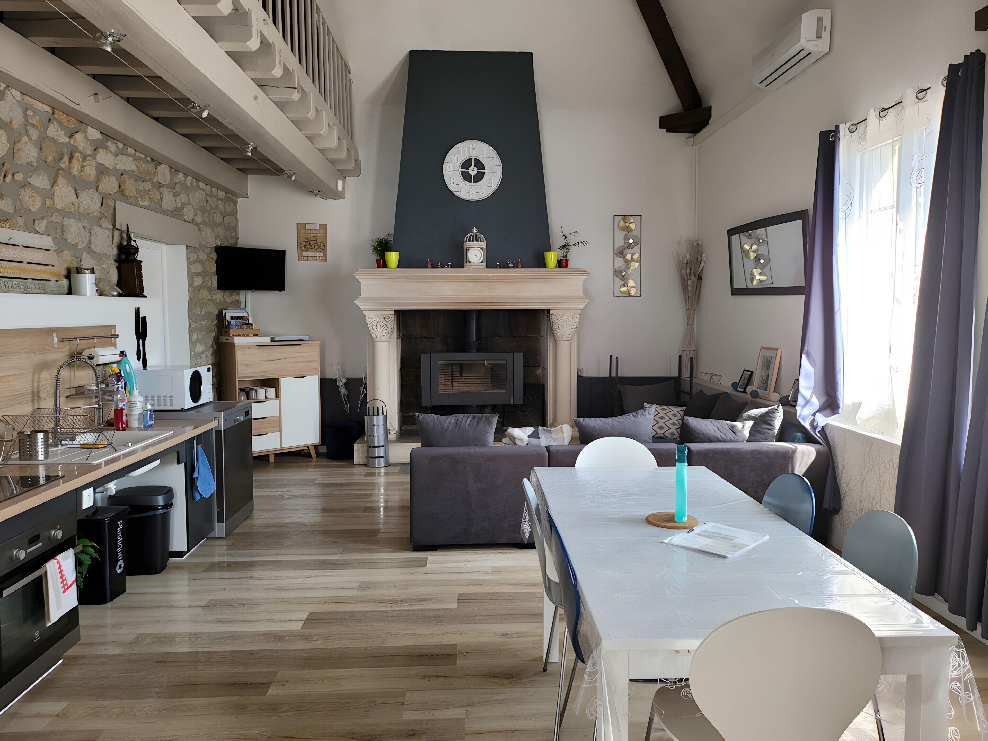 TV, fireplace, DVD player, stereo