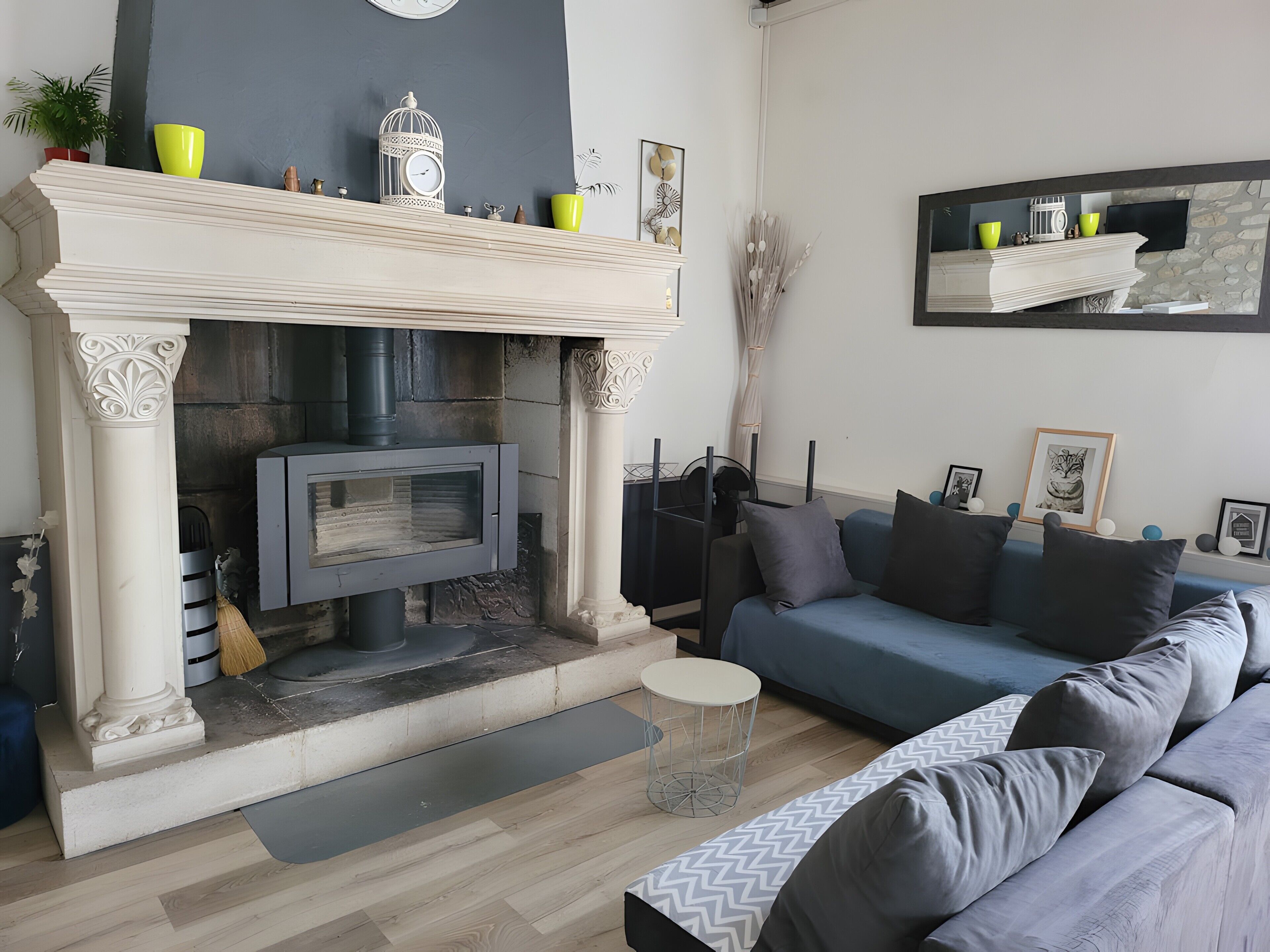 Fernseher, Kamin, DVD-Player, Stereoanlage