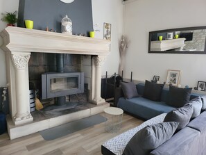 TV, fireplace, DVD player, stereo
