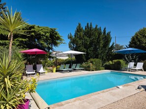Pool - Holiday Home 'Des Caves' with Shared Pool, Wi-Fi and Air Conditioning (Sainte-Maure de Touraine)