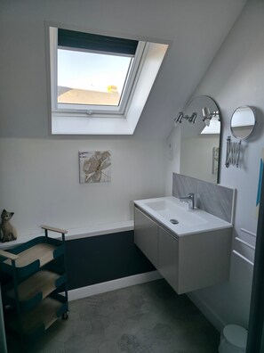 Chuveiro, secador de cabelo