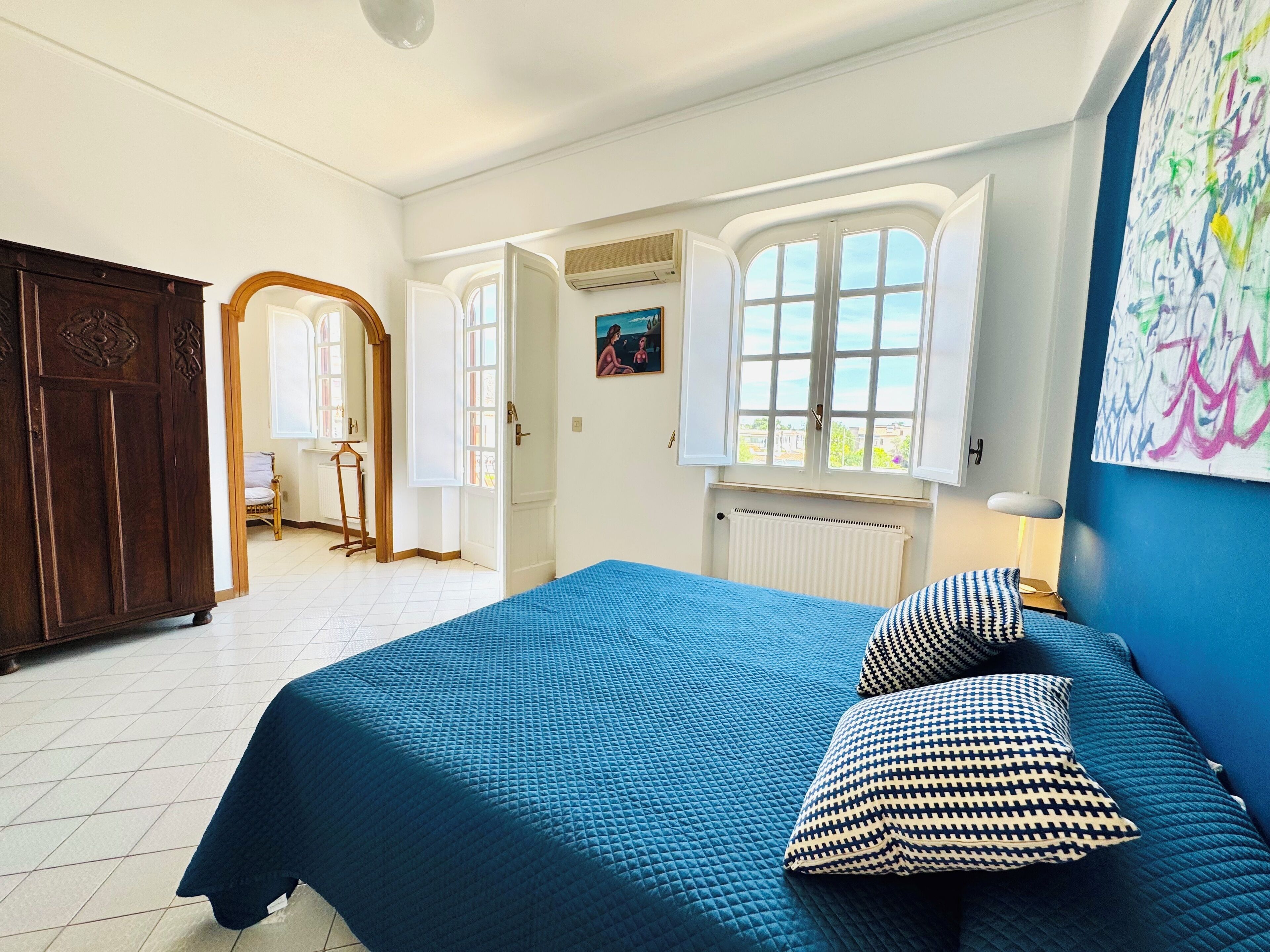 4 bedrooms, iron/ironing board, travel crib, free WiFi