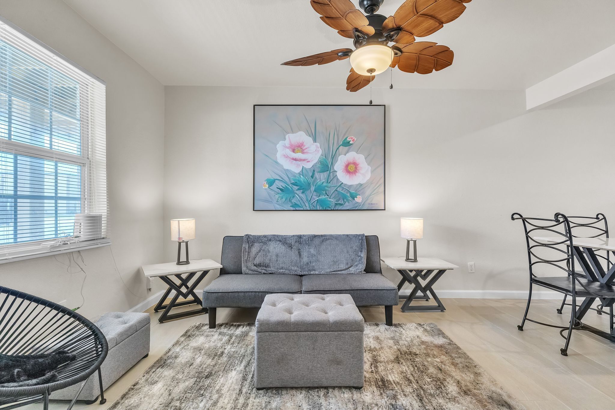 Standard Apartment, 2 Bedrooms, Ground Floor | Living area