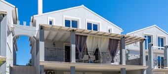 Apartment 'Starry Sky Luxury  6' with Shared Terrace, Wi-Fi and Air Conditioning