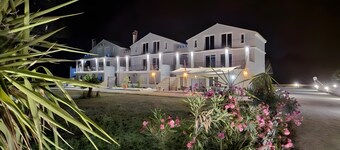 Apartment 'Starry Sky Luxury  6' with Shared Terrace, Wi-Fi and Air Conditioning