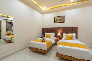 Deluxe Twin Room | Free WiFi, bed sheets