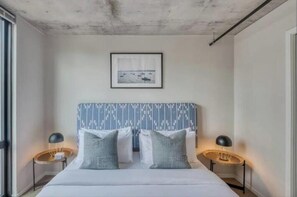 2 bedrooms - 7th Floor 2B2B Gym Pool 1 mile to US Bank (Minneapolis)