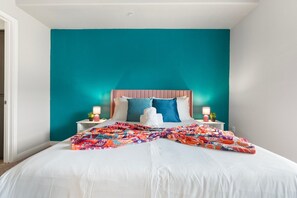 1 bedroom, desk, iron/ironing board, free WiFi - Tropical-Inspired Chic Escape Pool, Patio & Sky Lounge (Tempe)