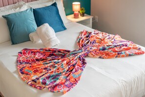 1 bedroom, desk, iron/ironing board, free WiFi - Tropical-Inspired Chic Escape Pool, Patio & Sky Lounge (Tempe)