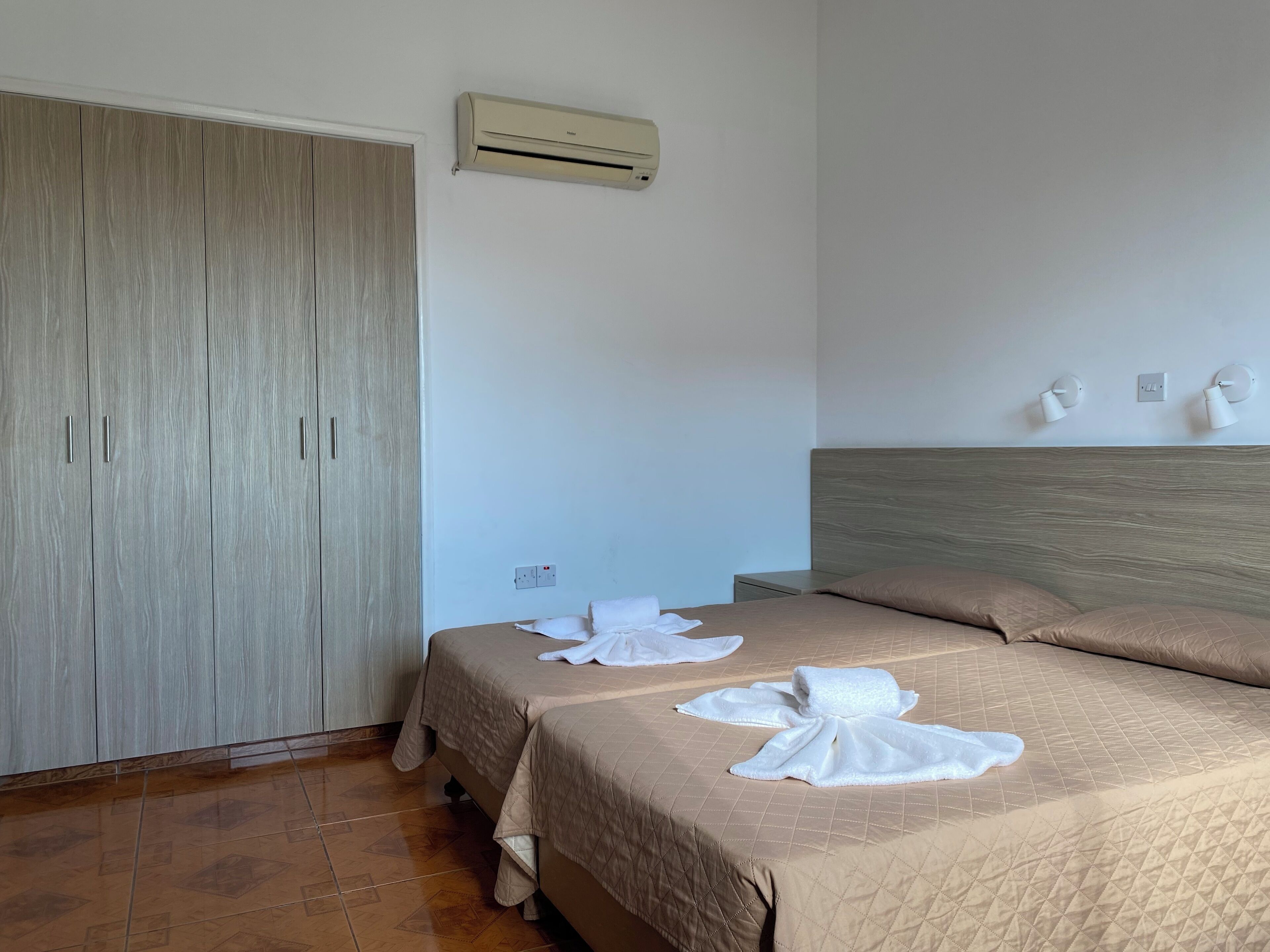 Family Apartment | In-room safe, iron/ironing board, free cots/infant beds, free WiFi