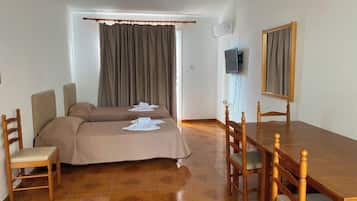 Family Apartment | In-room safe, iron/ironing board, free cribs/infant beds, free WiFi