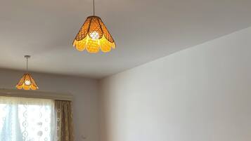 標準開放式客房 | 房內夾萬、熨斗/熨衫板、免費嬰兒床、免費 Wi-Fi