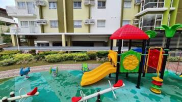 Condo, 1 Bedroom, Accessible, Smoking | Children’s area