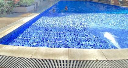 Romantic Purple 1-bedroom 5-8 pax in CDO